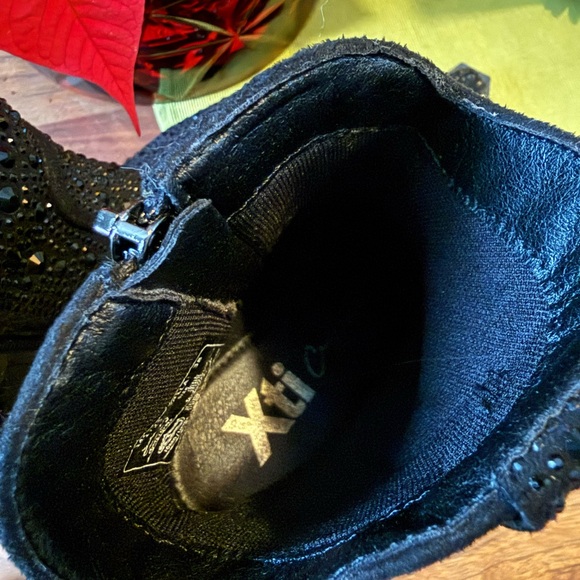 Xti Black Rhinestone Ankle Cowboy Boots Size 38 - Picture 6 of 6